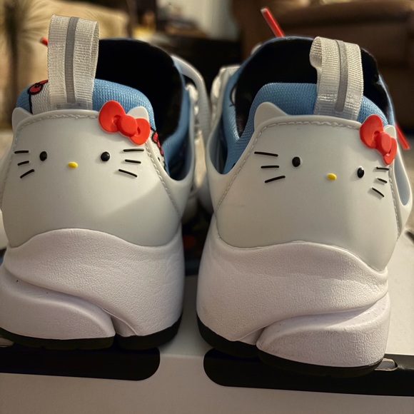 Nike Kids Blue Hello Kitty Sneaker - Picture 4 of 6